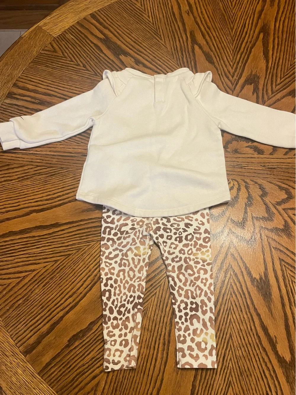 Infant Girl’s Nike Leopard Print 2 Piece Set Size 18 Months